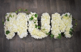 MUM Hydrangea lettering